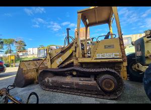 Caterpillar 935C Loader
