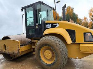 Single Drum Roller Caterpillar Cs663E Used