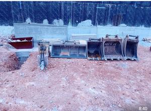 Liebherr R- 22 Mining machine