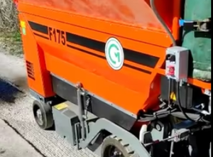 CM F175 Paving machine